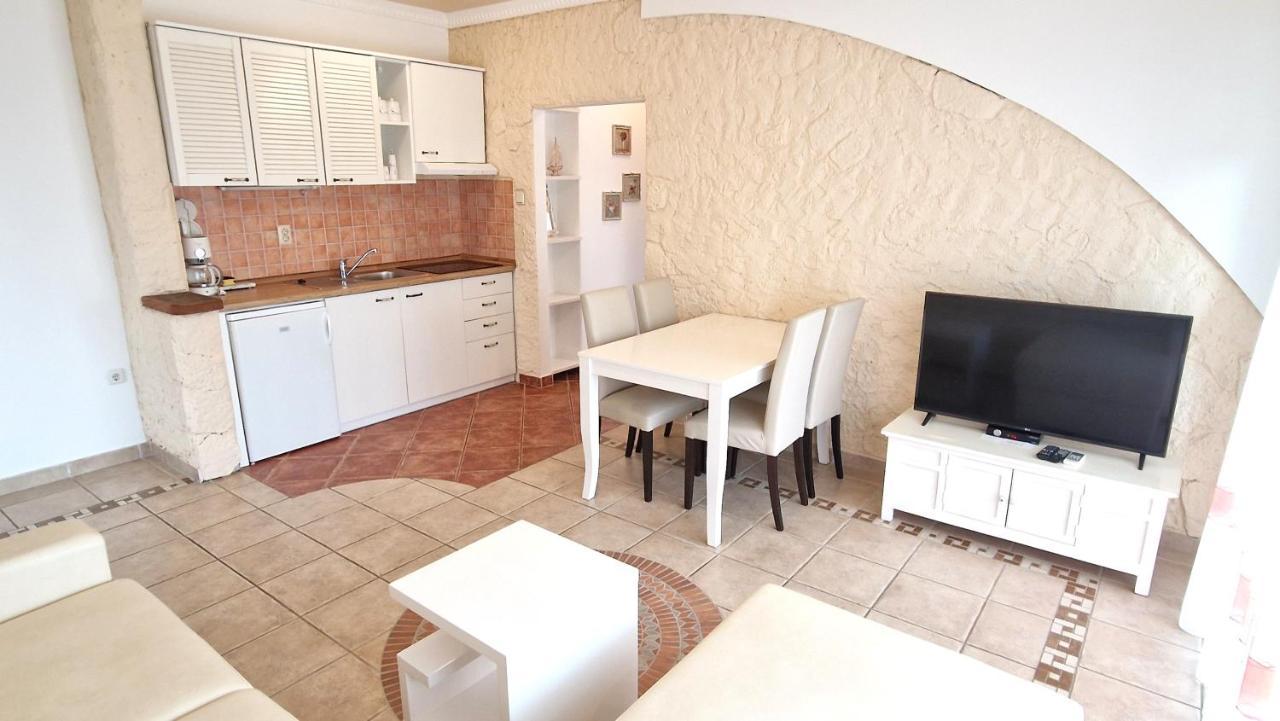 Apartment Damijan Krk Town Eksteriør billede