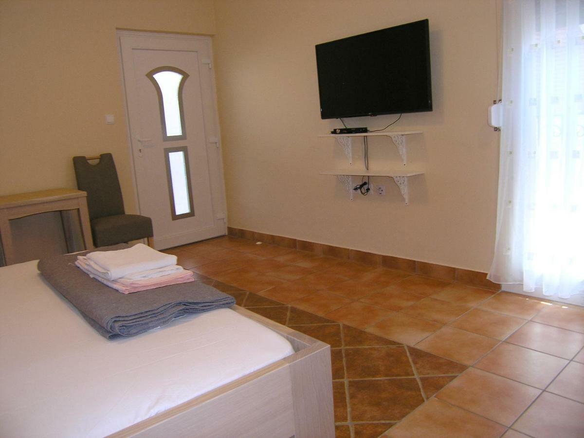 Apartment Damijan Krk Town Eksteriør billede