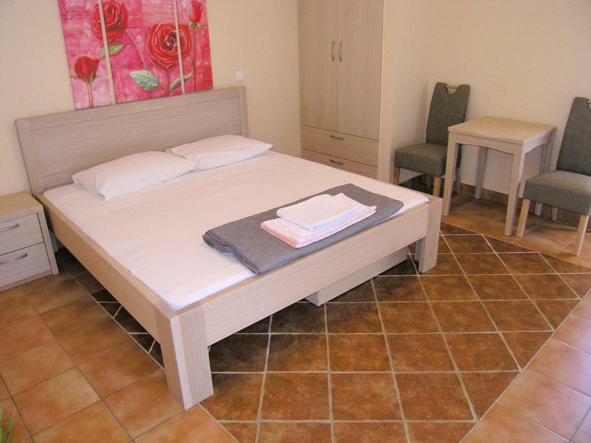 Apartment Damijan Krk Town Eksteriør billede