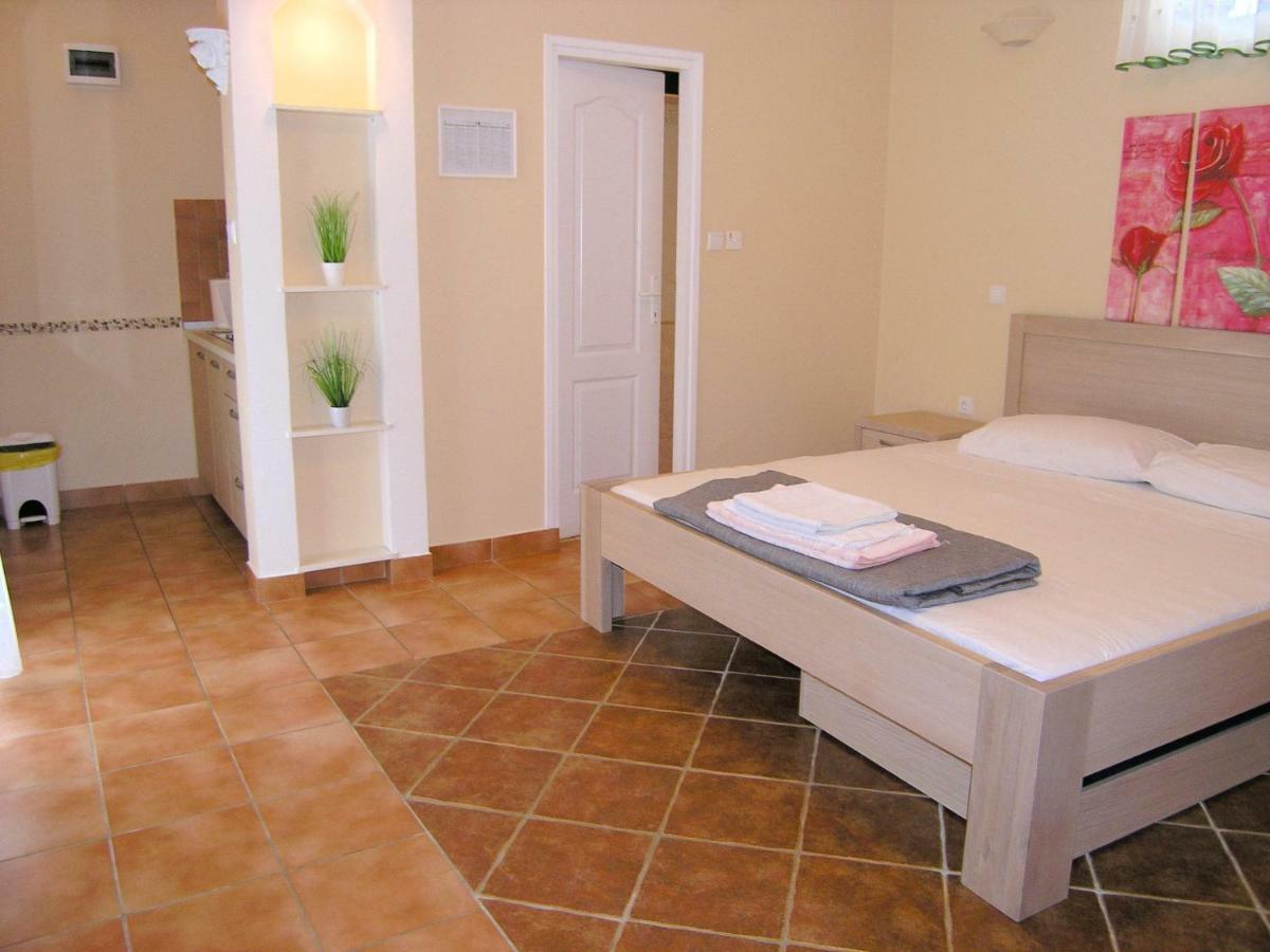 Apartment Damijan Krk Town Eksteriør billede